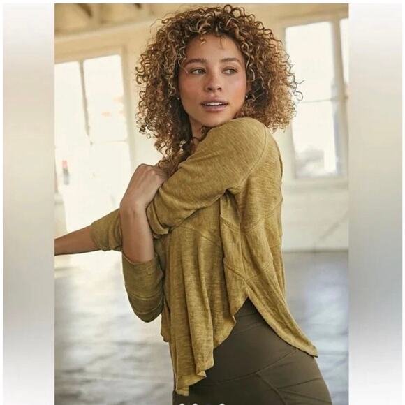 Free People Women's Movement Zenith Cut Out Tee Top Pullover Gold Yellow Size XS - Picture 2 of 14